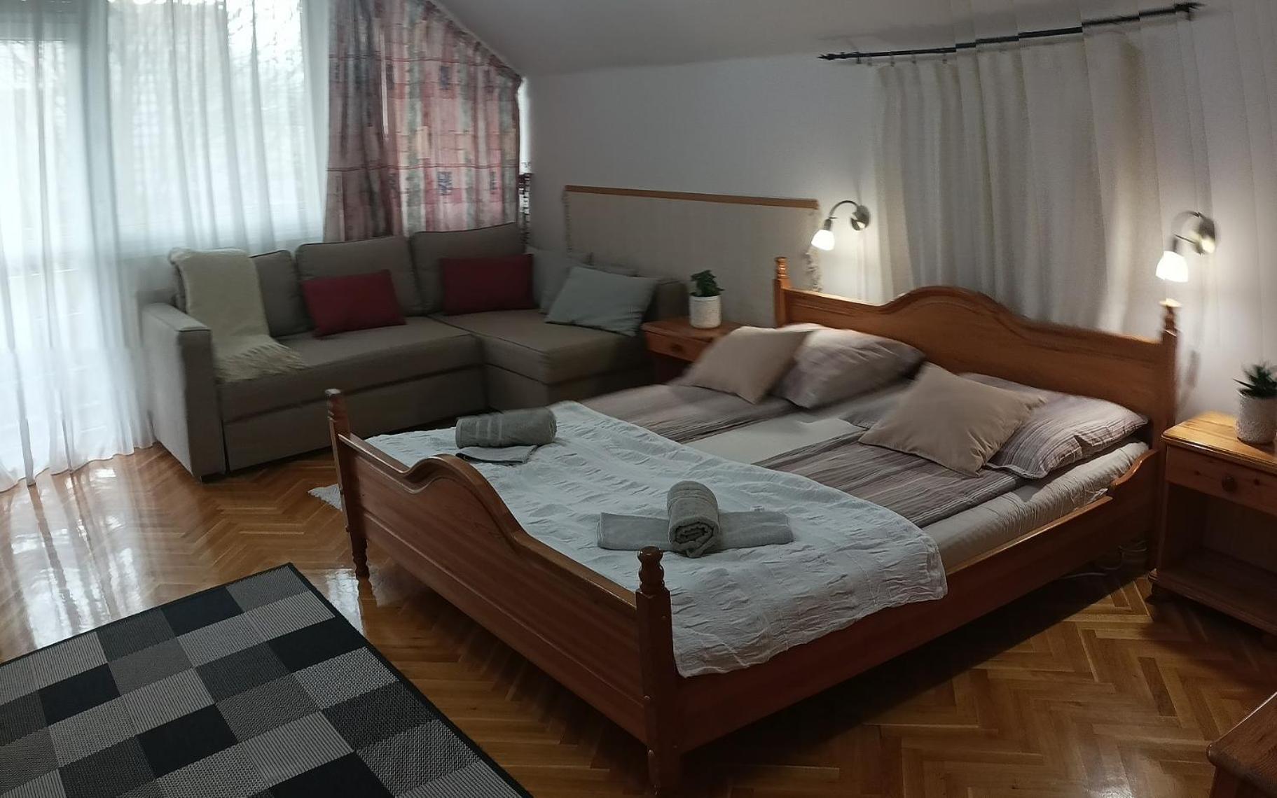 Fonix Apartmanhaz *