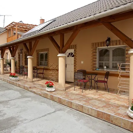 Fonix Apartmanhaz Hajduszoboszlo Exterior photo