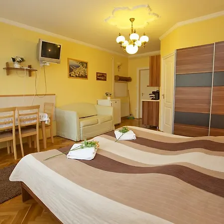 Fonix Apartmanhaz Hajduszoboszlo Exterior photo